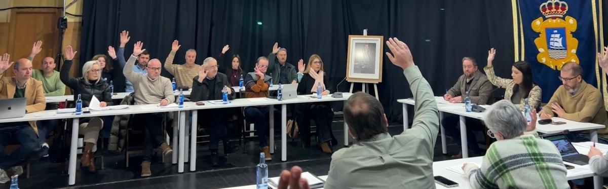 Sesión plenaria en Ribeira.