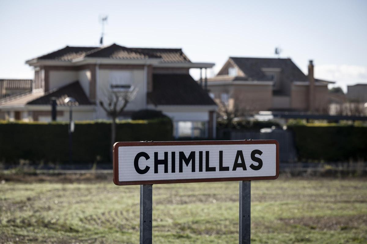 Entrada a Chimillas, un municipio próximo a Huesca donde residía Jorge García-Dihinx, fallecido este lunes tras una avalancha de nieve en Panticosa