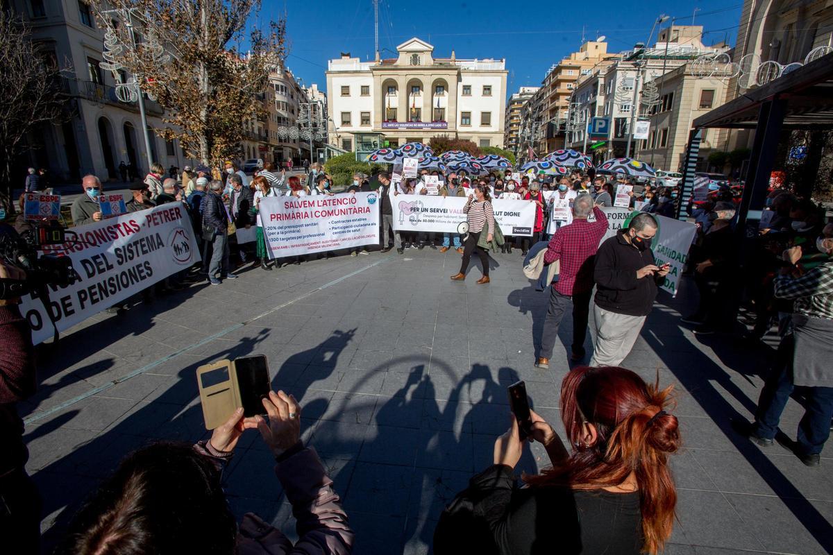 Protesta a favor de Atención Primaria Sanidad en la Plaza de la Montañeta, en imagen de archivo