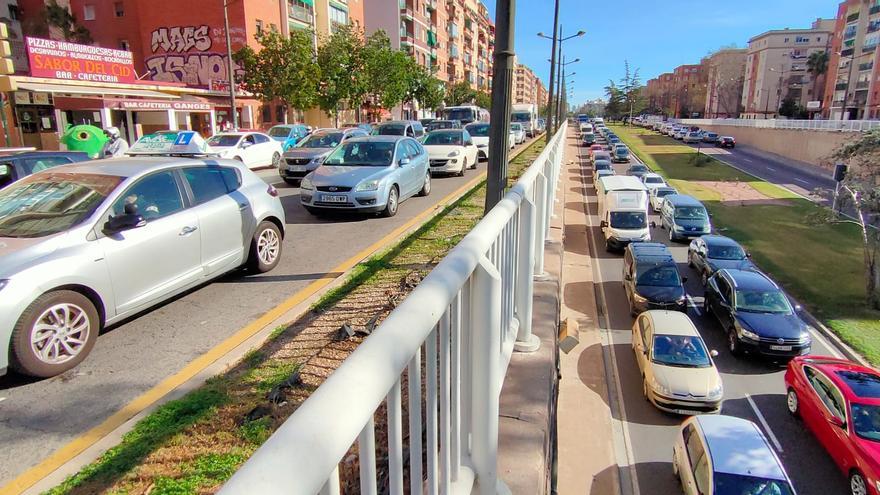 Atascos en las salidas de València pocos minutos antes del inicio del confinamiento perimetral