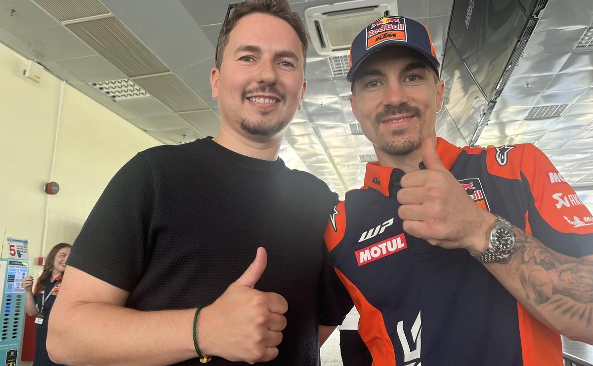 Jorge Lorenzo y Maverick Viñales estrenaron, ayer, en Malasia, su nueva colaboración.
