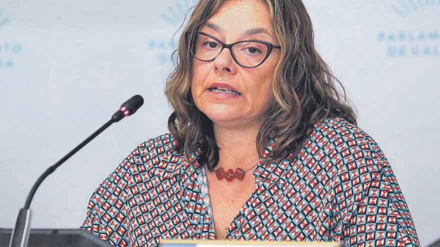 La directora xeral de la Atriga, Victoria González (dcha.). |   // XOÁN ÁLVAREZ