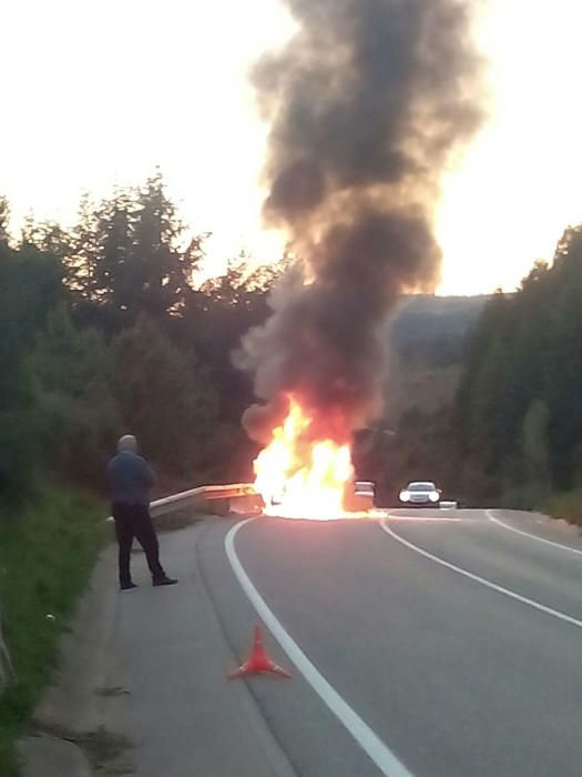 Incendi d'un vehicle a Sant Hilari Sacalm