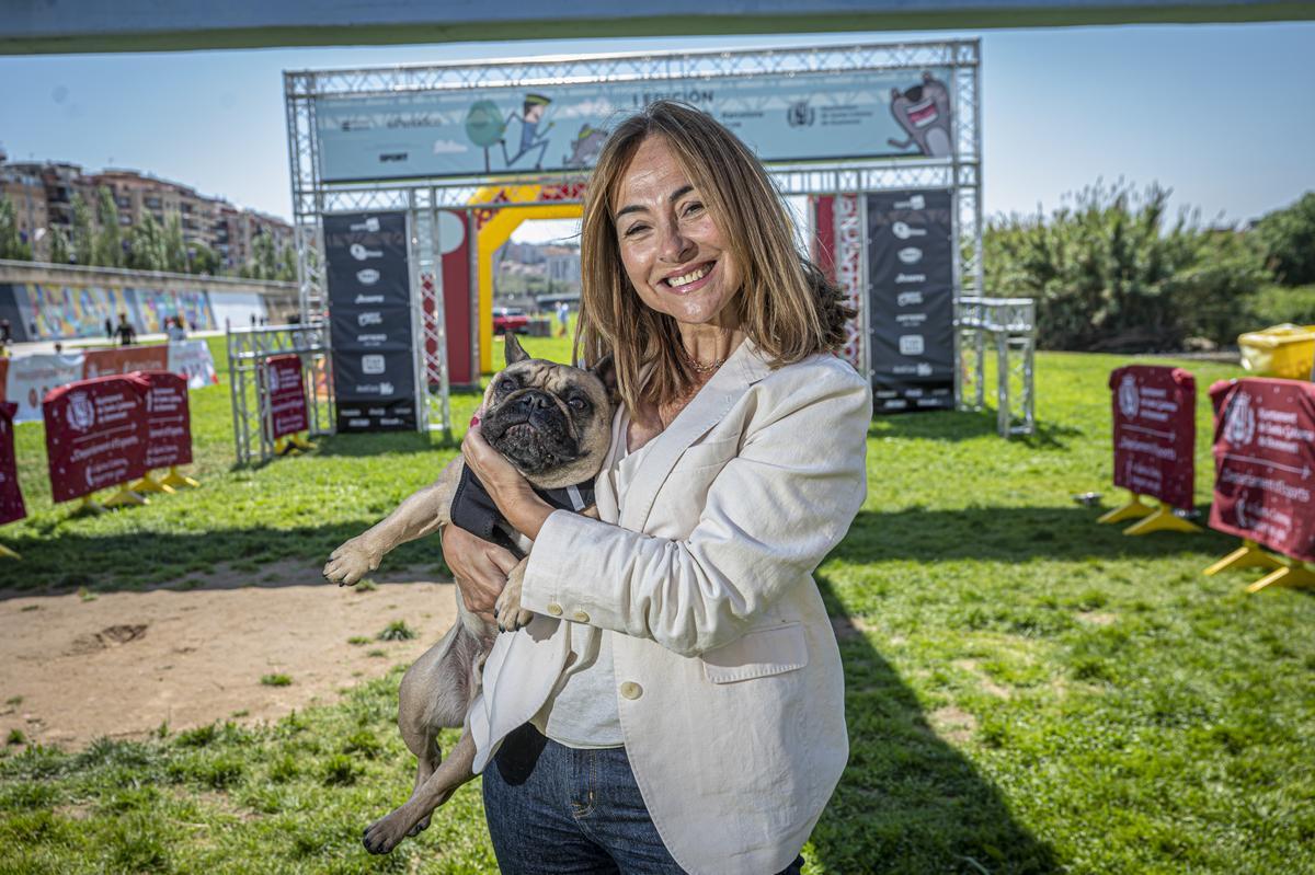 CAN WE RUN BARCELONA. La carrera organizada por Prensa Ibérica y El Periódico de Catalunya con la colaboración de Sport ,  donde las personas y sus mascotas perrunas corren en familia