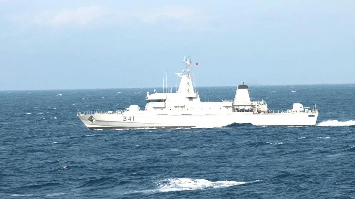 Barco de la Marina Real marroquí realizando labores de guardacostas en Marruecos.