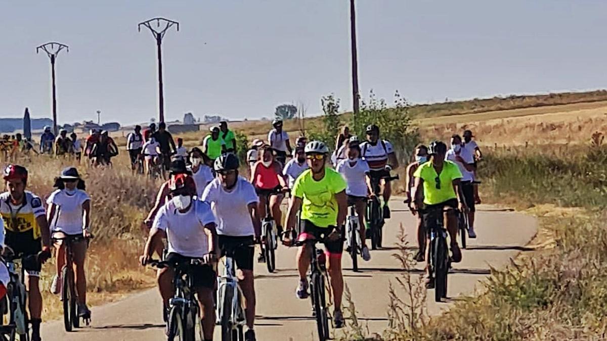 Marcha cicloturista solidaria de Fuentes de Ropel.