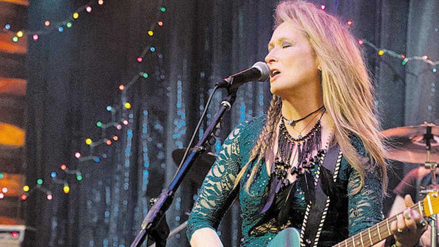 Meryl Streep se  mete a rockera