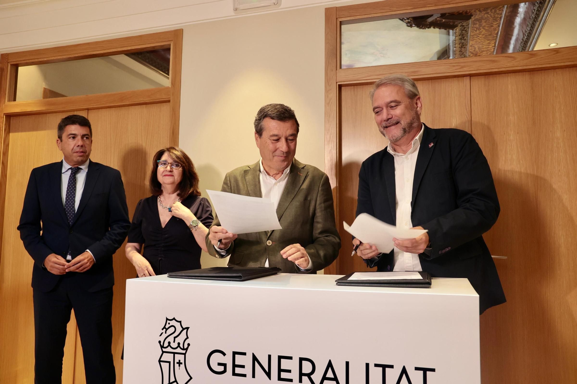 Firma del pacto sanitario para las prácticas de alumnos de Medicina de la UA y la UMH en hospitales