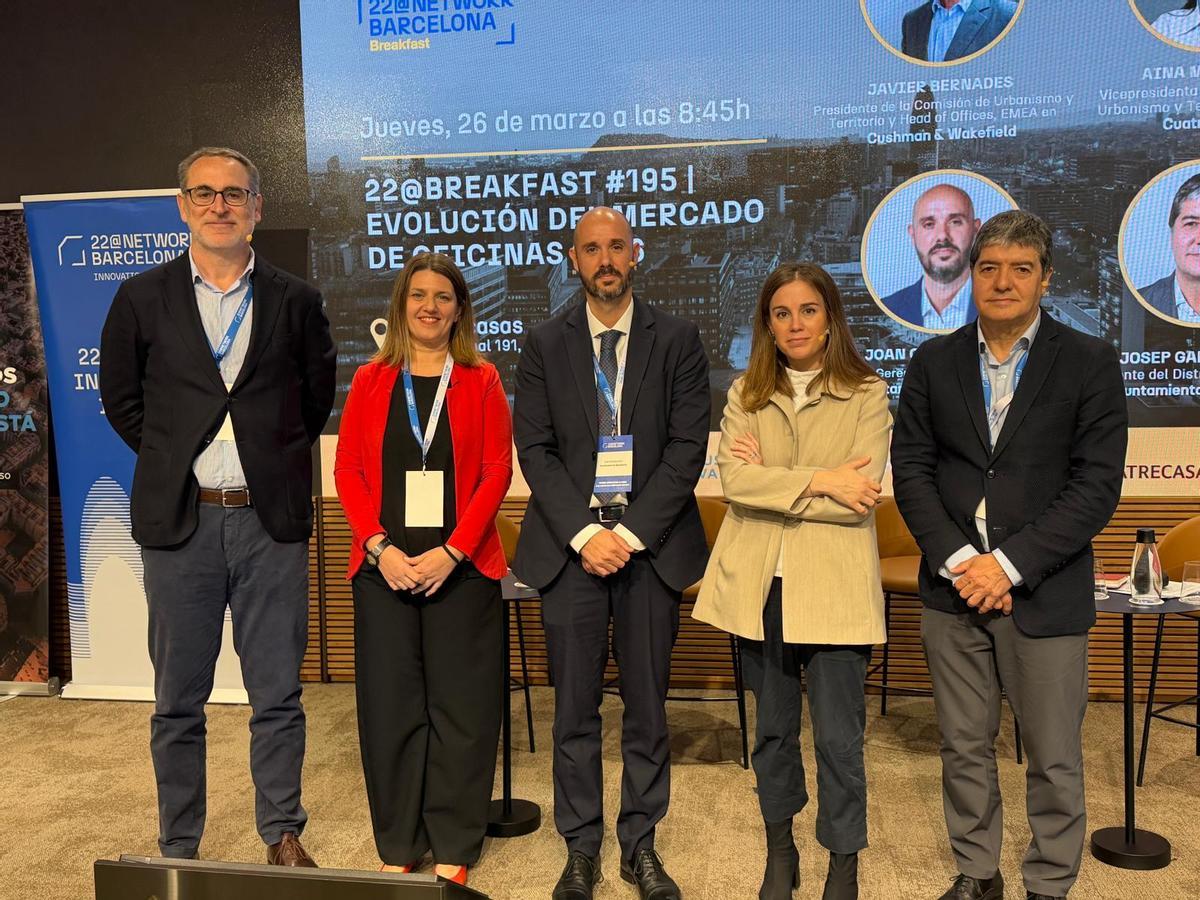 Javier Bernades, Alessia Bascucci, Joan Cambronero, Aina Maragall y Josep García Puga, en la presentación y debate del informe.