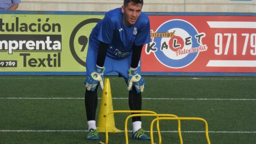 Carl Klaus, en un entrenamiento del Atlético Baleares en Son Malferit.