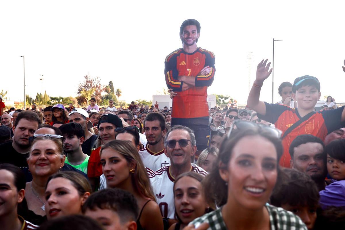Locura en Foios para recibir a Ferran Torres