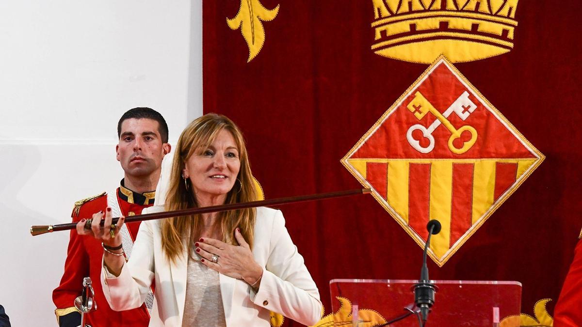 Ana Maria Martinez Martinez después de ser investida como alcaldesa de Rubí