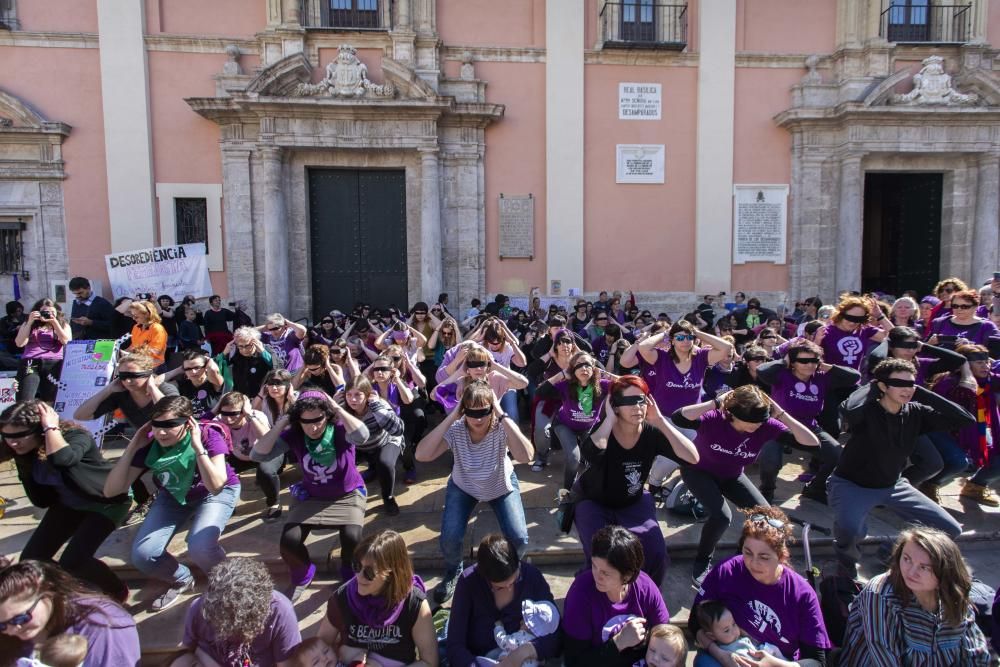 Actividades con motivo del 8M en la plaza de la Virgen