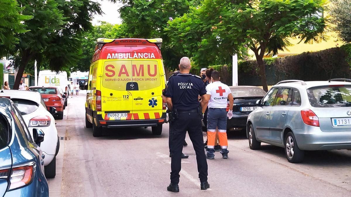 La ambulancia del SAMU durante una emergencia sanitaria en Xàbia