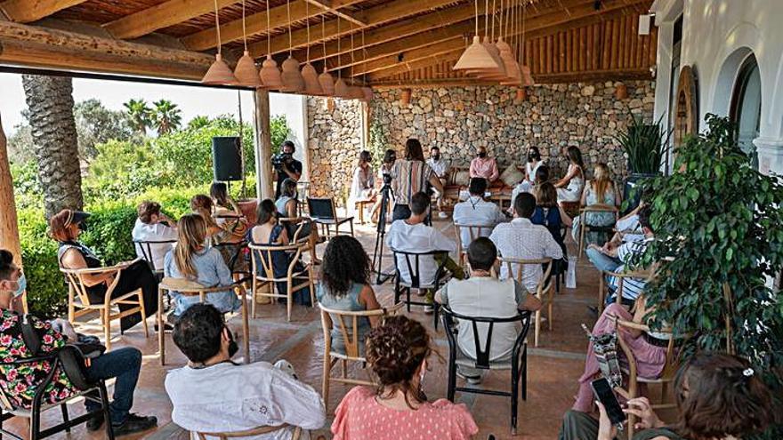 Público en la presentación de ayer al mediodía. 