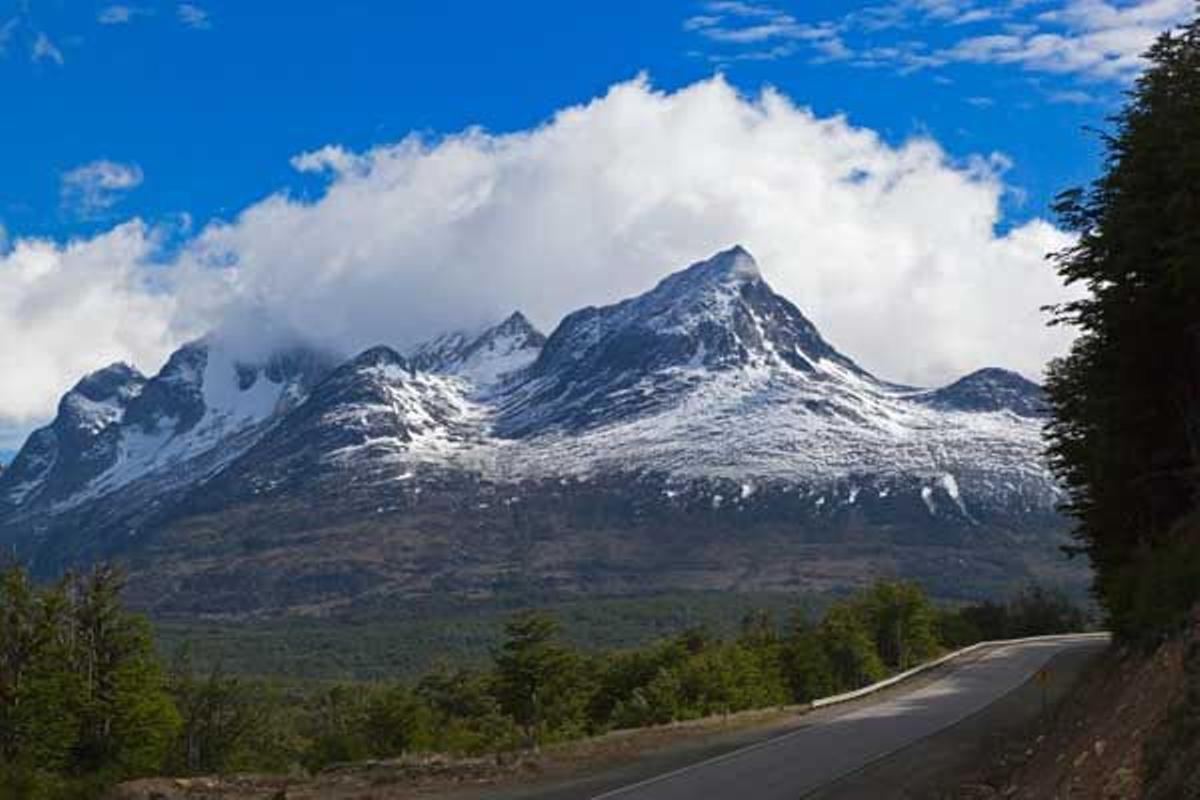 Vista de la cadena montañosa del Martial.