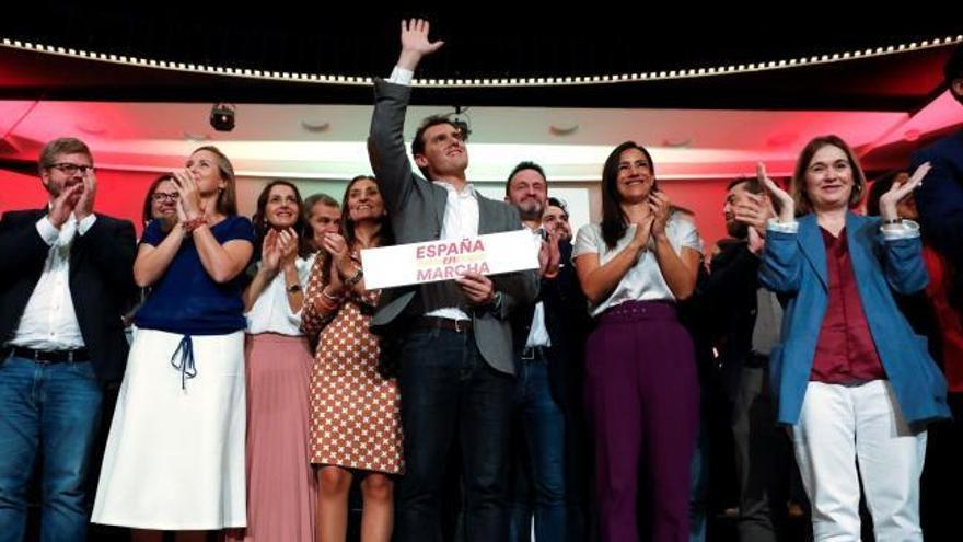 Rivera levante el veto al PSOE y se abre a un pacto para desbloquear el Gobierno