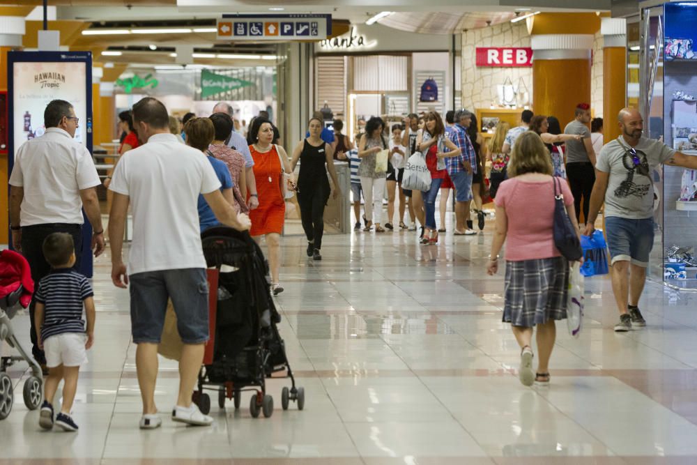 Primer fin de semana de rebajas en Valencia