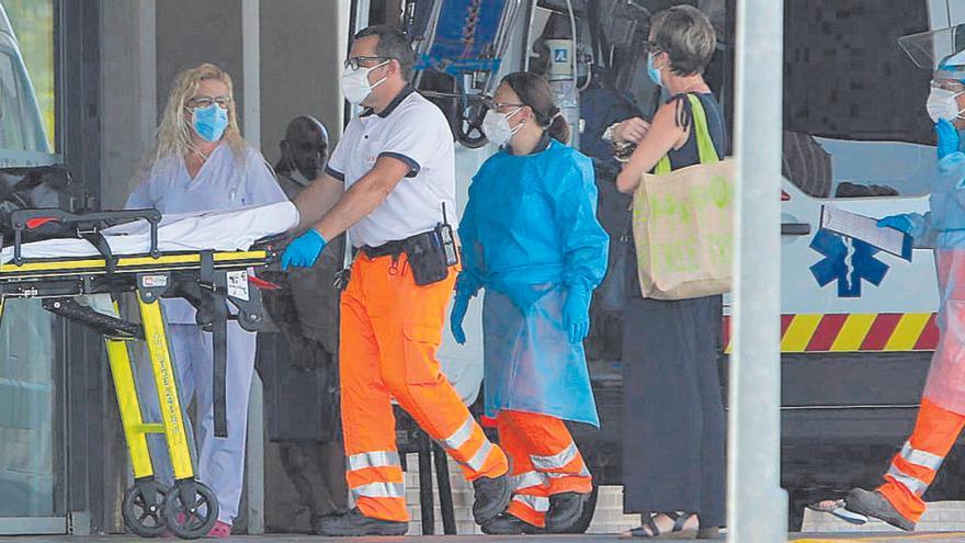 Entrada al Hospital de Sagunt por Urgencias.