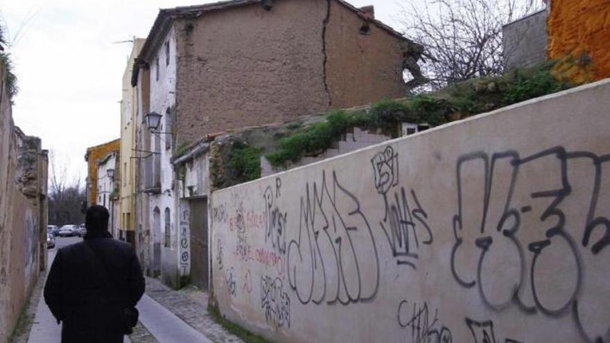 Las últimas lluvias agravan el estado de amenaza de ruina de edificios en La Horta