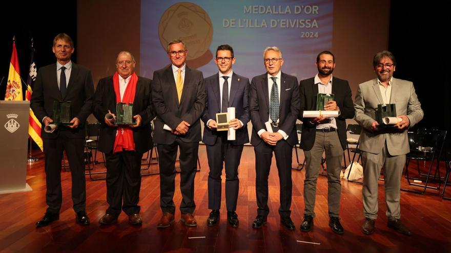 Premios al Mérito Ciudadano y Medalla de Oro: la historia de Ibiza en cinco galardones