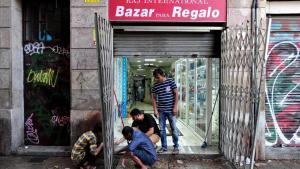 zentauroepp44919487 una tienda afectada por la tormenta en raval  barcelona  06 180906122606