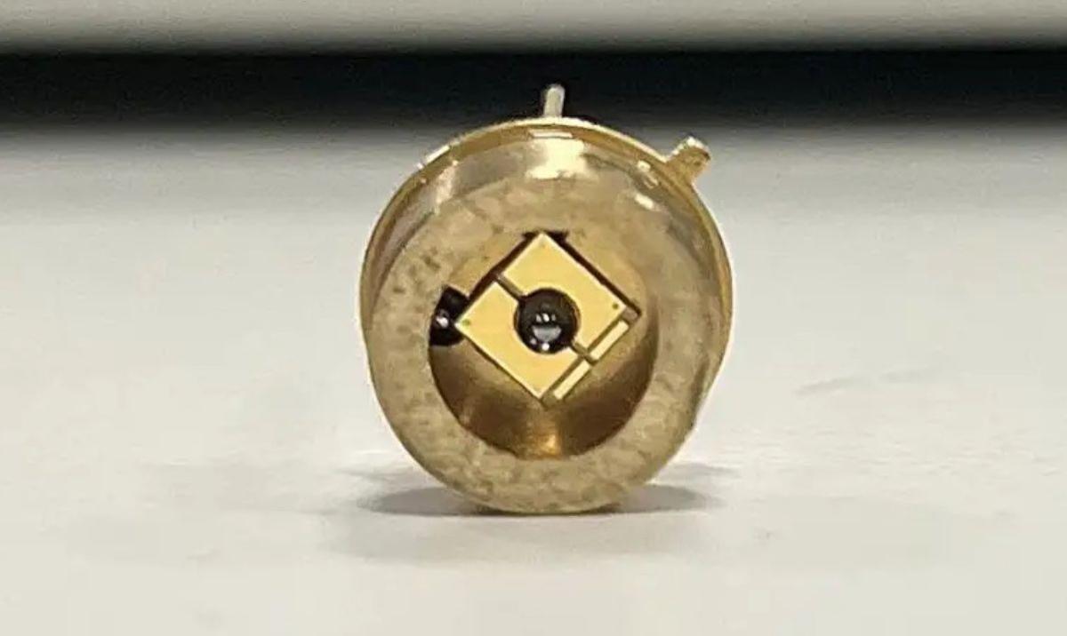 Un diodo termorradiativo capaz de transmitir datos ocultos.