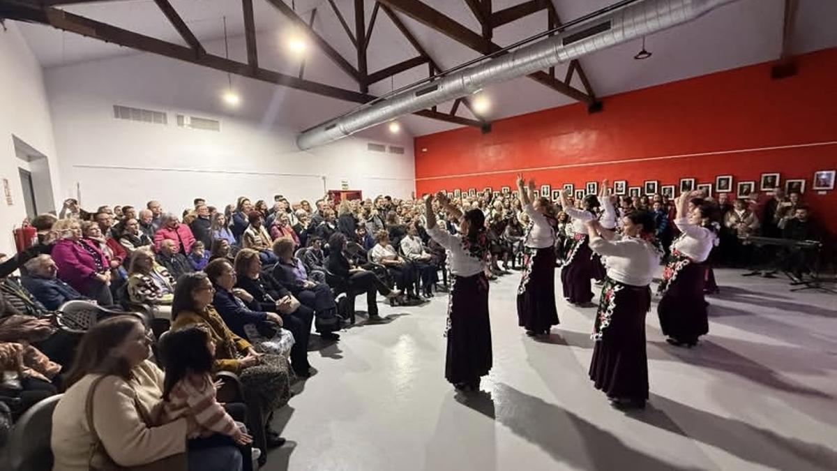 Muestra ‘30 mujeres 30 miradas’ en la sala de exposiciones del Casino de Los Garres.