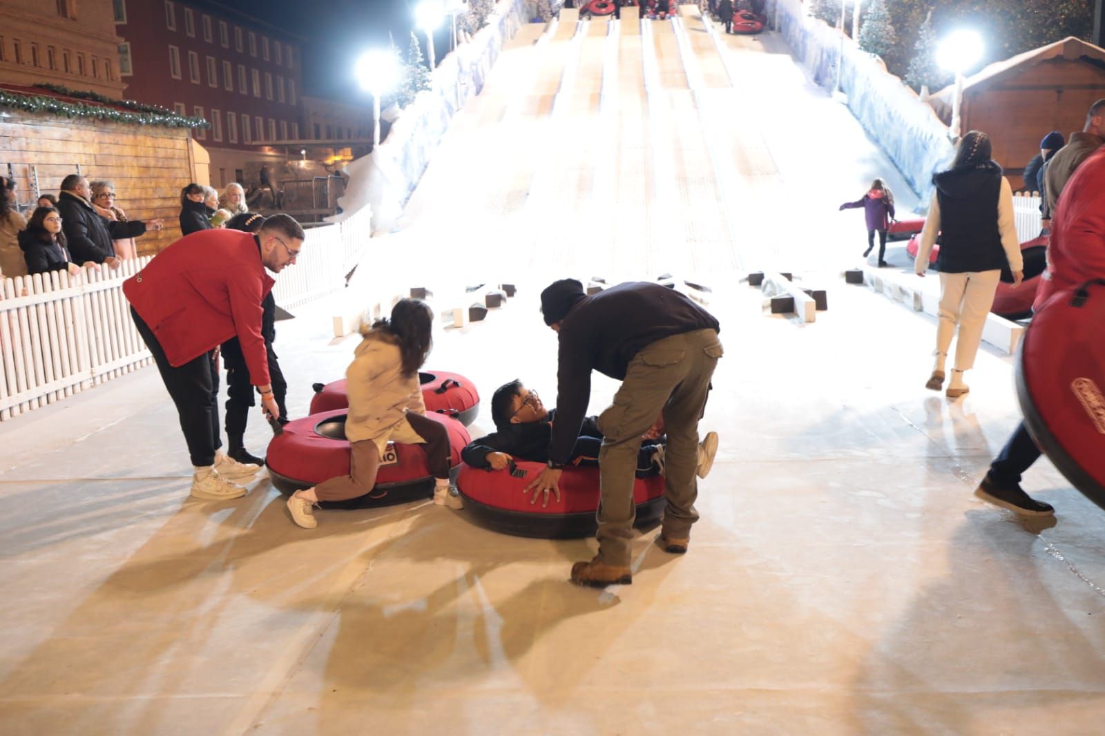 En imágenes | Zaragoza ya brilla por Navidad