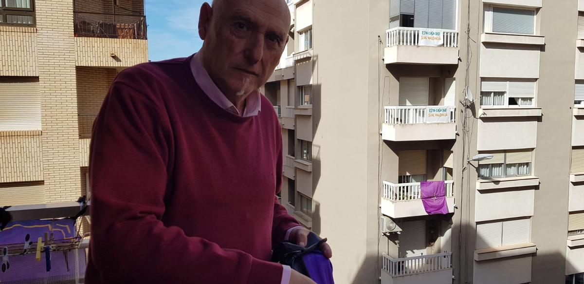 Virginio Torres, con el crespón negro.