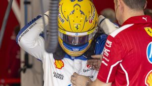 MIAMI GARDENS (United States), 02/05/2025.- Scuderia Ferrari driver Lewis Hamilton of Britain during the practice session for the Formula 1 Miami Grand Prix, in Miami Gardens, Florida, USA, 02 May 2025. The 2025 Formula 1 Miami Grand Prix is held on 04 May at the Miami International Autodrome. (Fórmula Uno, Reino Unido) EFE/EPA/SHAWN THEW