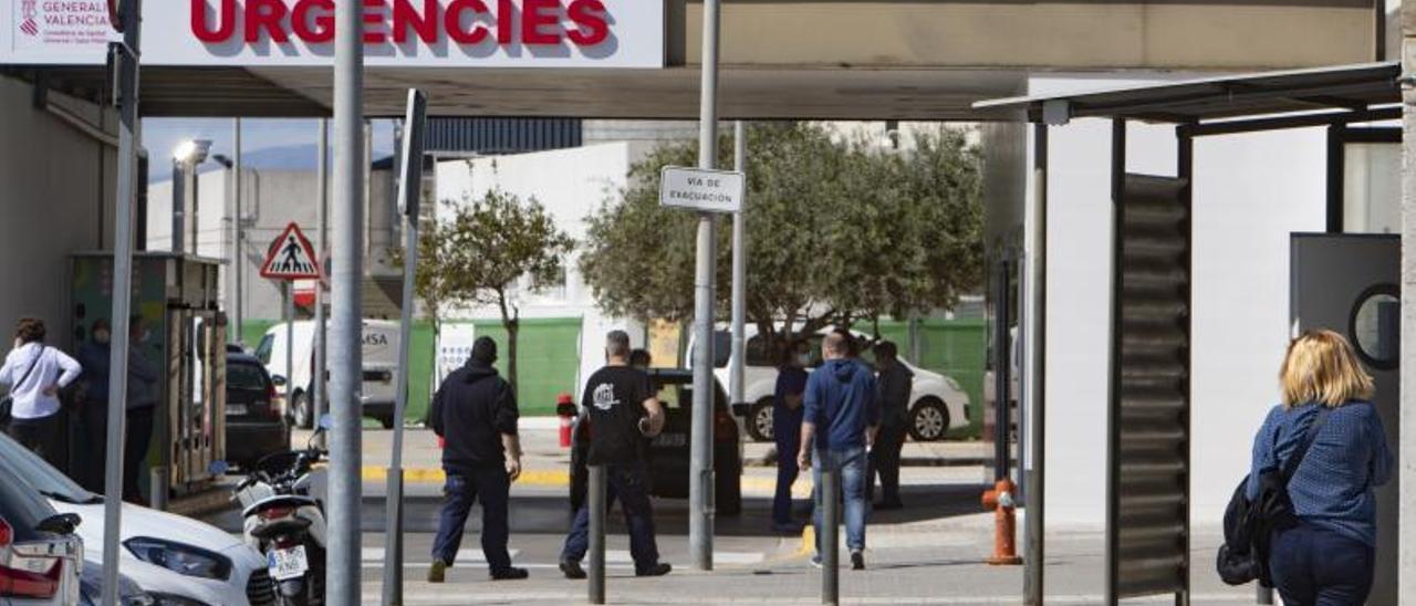 Acceso al departamento de Urgencias del hospital. | PERALES IBORRA