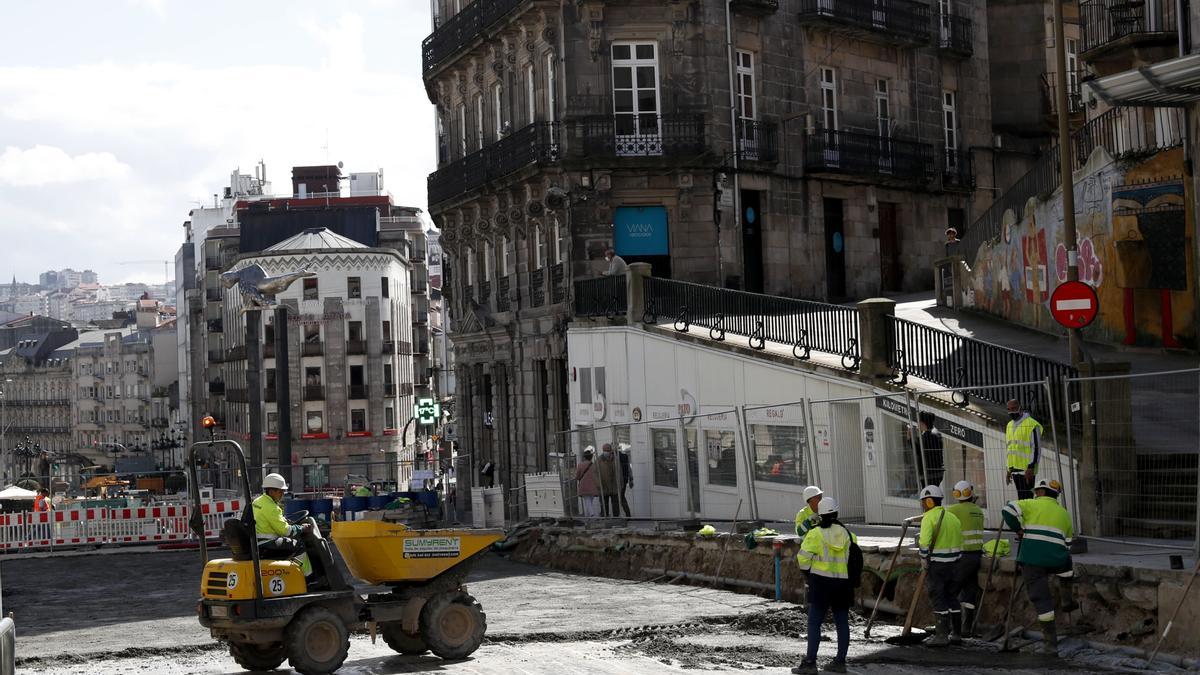 Estado actual de las obras de Porta do Sol, con parte del pavimento colocado