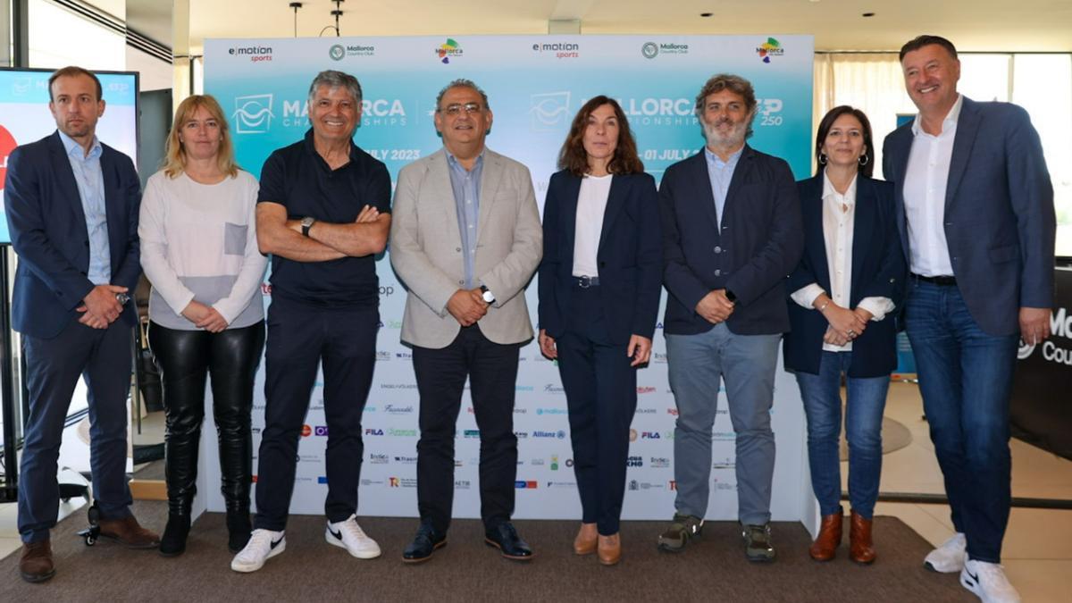 Toni Nadal, tercero por la izquierda, durante la presentación del Mallorca Championships.