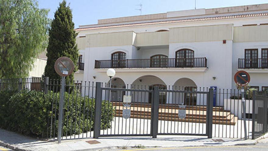 Fachada de la sede de la Escuela de Turismo.