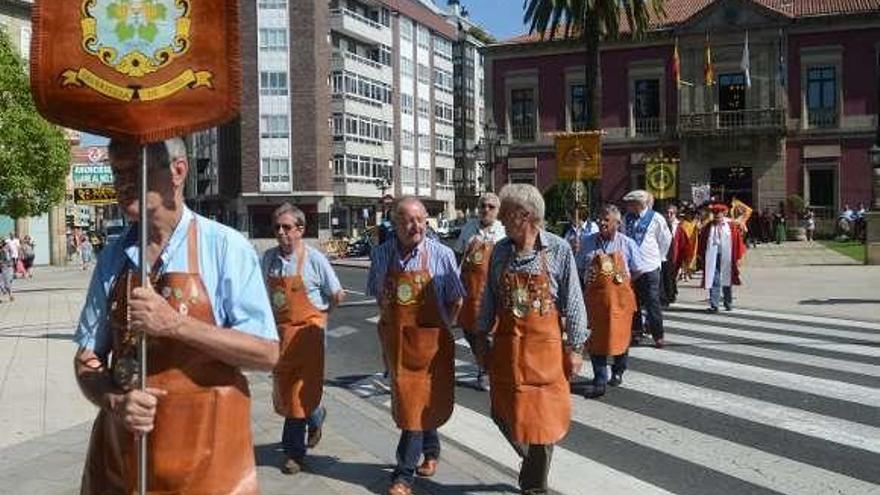 El desfile de las cofradías enogastronómicas, el año pasado. // N. Parga