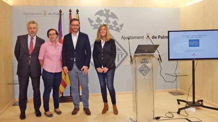 Homar, Adrover, Hila y Tudela en el acto de presentación de la encuesta de competitividad.