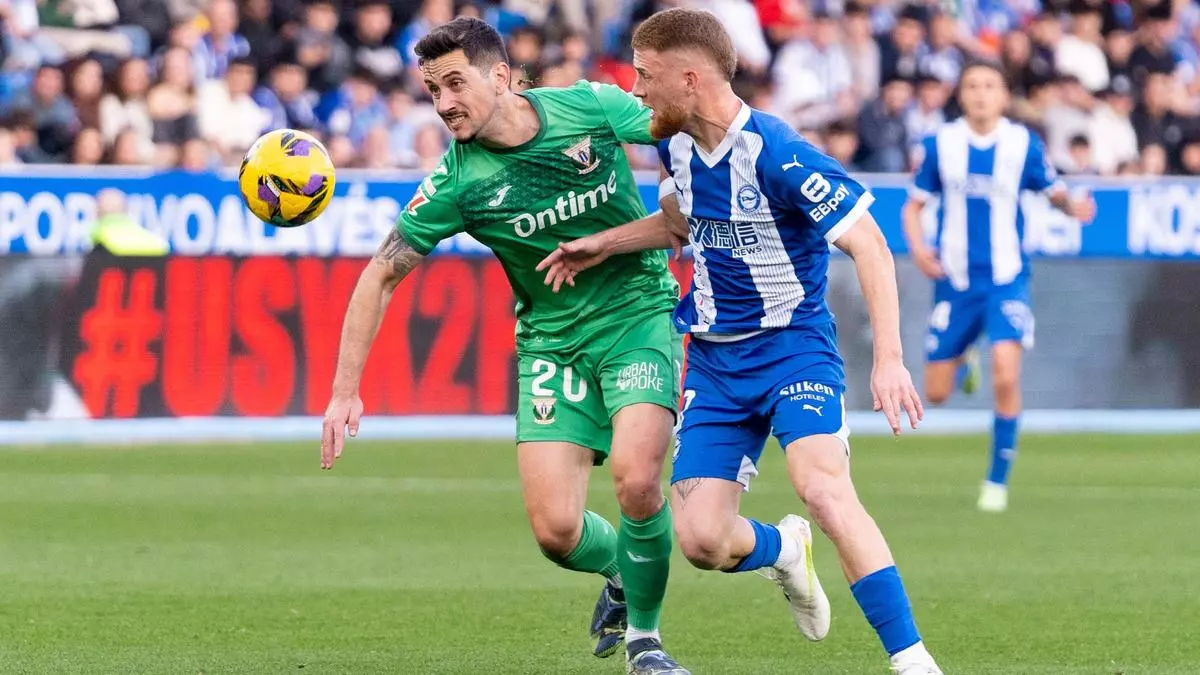 El Alav谷s salva un punto ante el Legan谷s