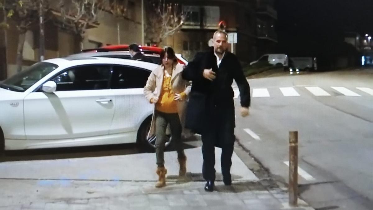 L&#039;exbisbe de Solsona, Xavier Novell, i Sílvia Caballol, en l&#039;arribada al seu casament