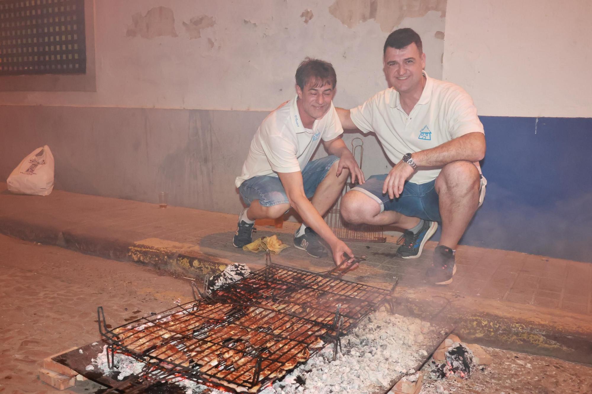 Tradición y gastronomía se dan la mano: Búscate en la galería de fotos de la Nit de la Xulla de Vila-real