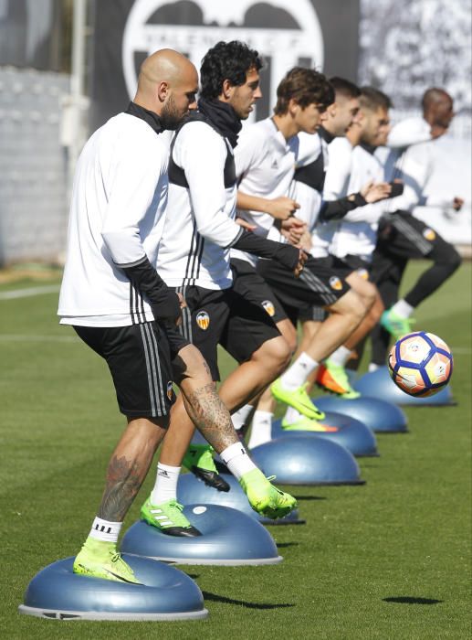 El entrenamiento del Valencia CF, en imágenes