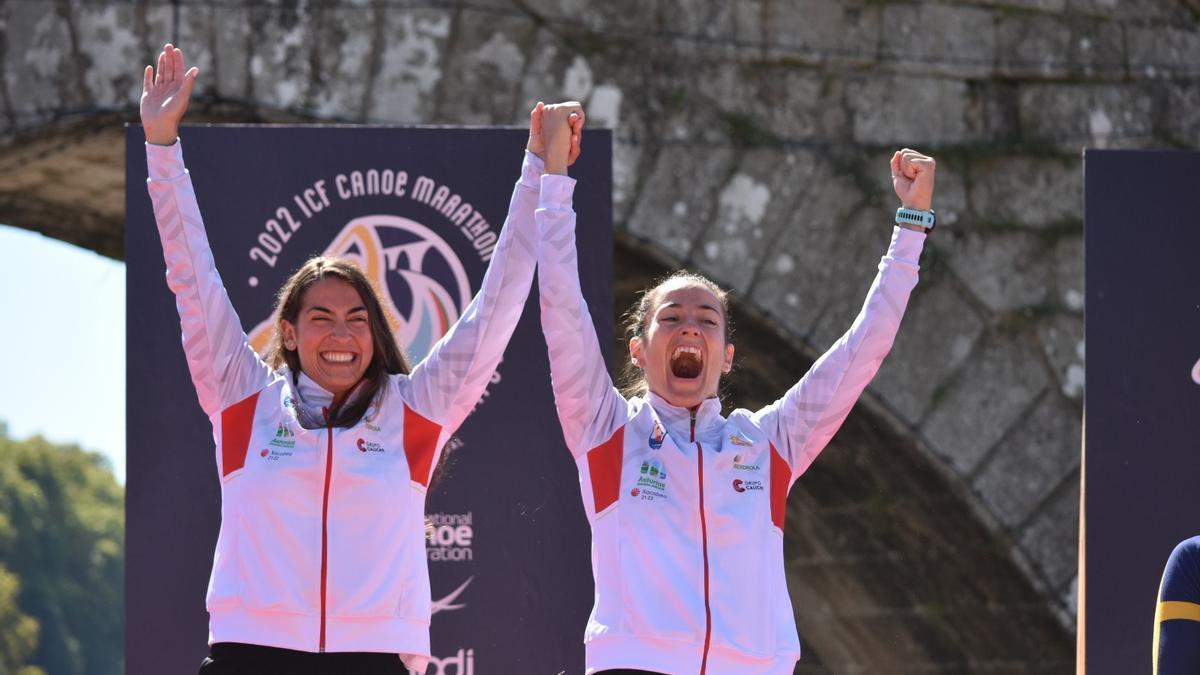 Tania Álvarez y Tania Fernández alzan los brazos al cielo de Ponte da Lima