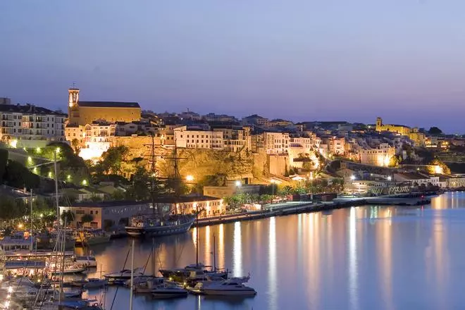 Menorca, la isla para saborear a fuego lento