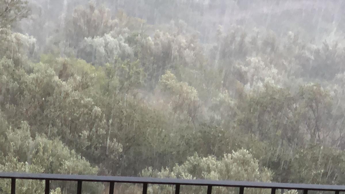 Rayos y granizo sorprenden al Alto Palancia