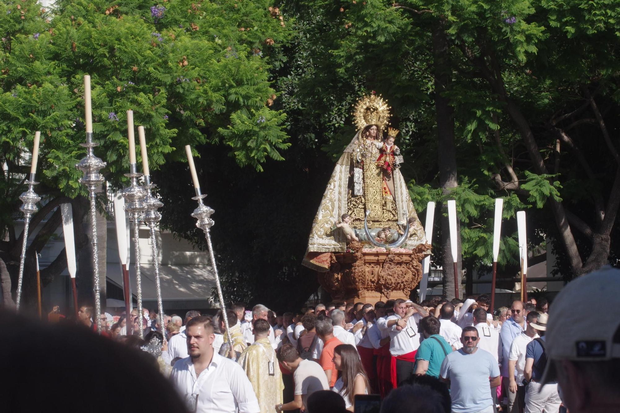 La procesión de la Virgen del Carmen Coronada de El Perchel, en imágenes