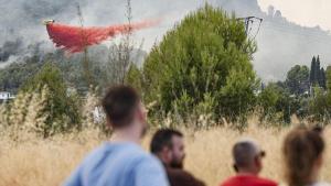 Bomberos y forestales continúan las labores de extinción de incendios en la Comunidad de Madrid