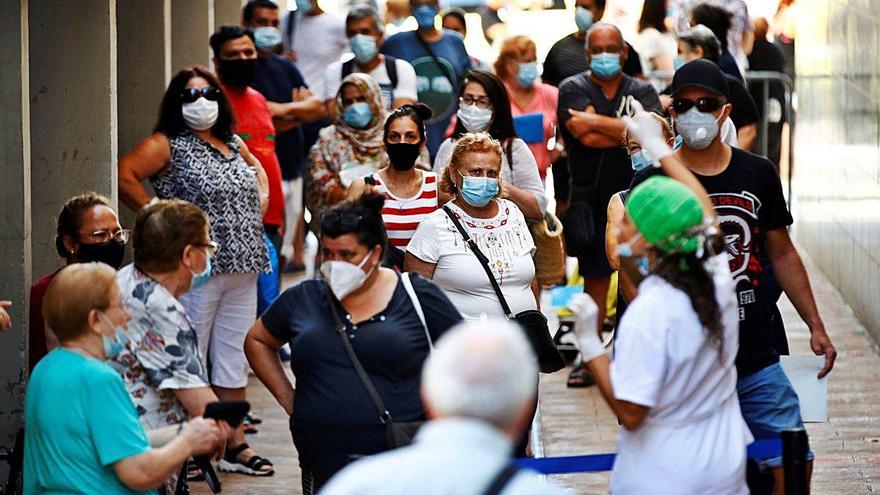 Sanidad contabiliza 16.000 nuevos positivos desde el viernes, 1.833 en 24 horas