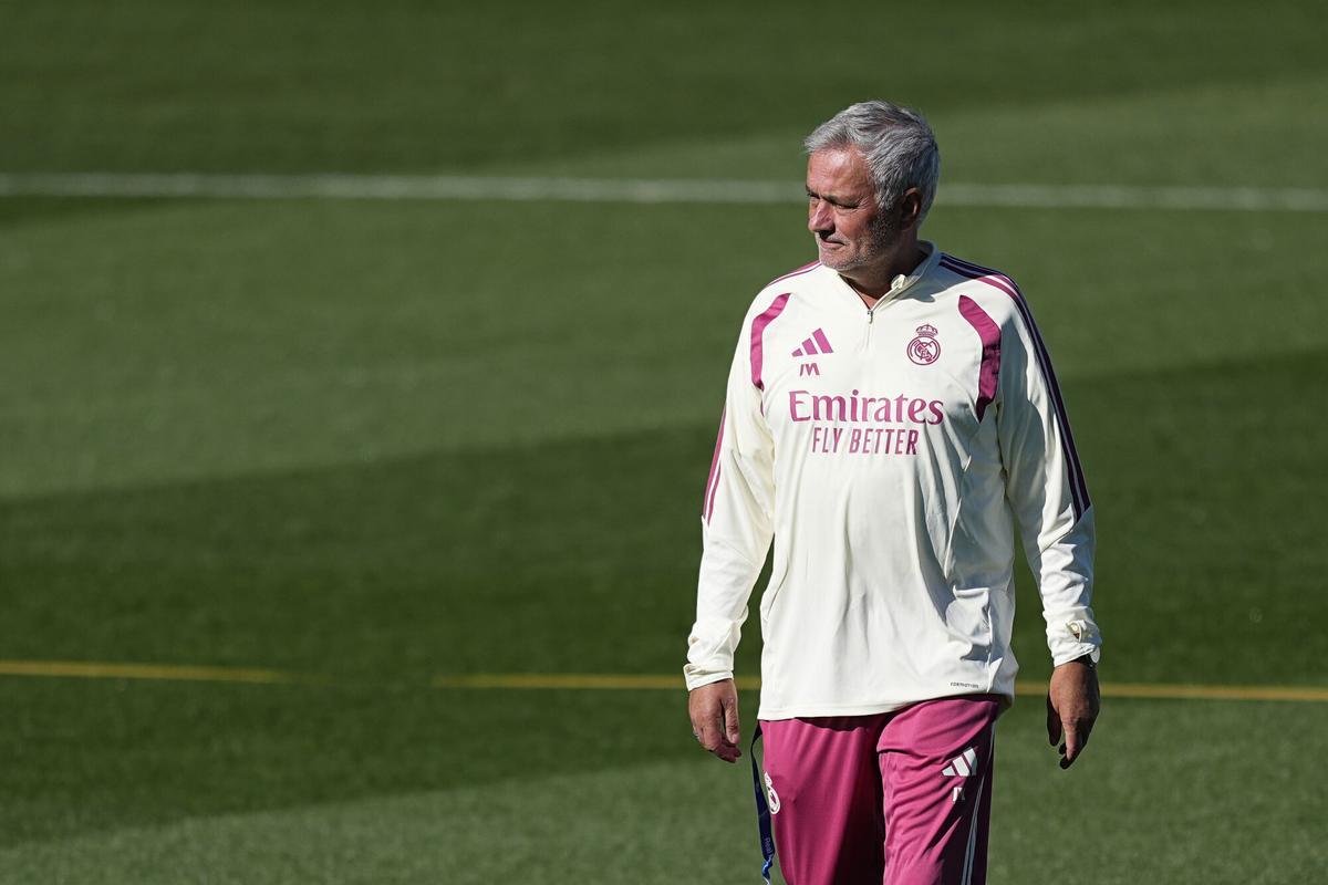 Jose Mourinho during the training day of Real Madrid ahead the Spanish League, LaLiga EA Sports, football match against Malaga CF at Ciudad Deportiva Real Madrid on August 29, 2026, in Valdebebas, Madrid, Spain. AFP7 29/08/2026 ONLY FOR USE IN SPAIN. Oscar J. Barroso / AFP7 / Europa Press;2026;SOCCER;SPAIN;SPORT;ZSOCCER;ZSPORT;Real Madrid training and press conference - LaLiga EA Sports