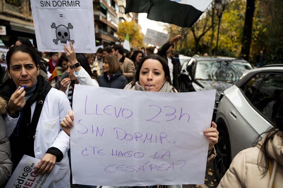 Fotogalería | Los médicos extremeños se manifiestan contra el Estatuto Marco del Ministerio de Sanidad