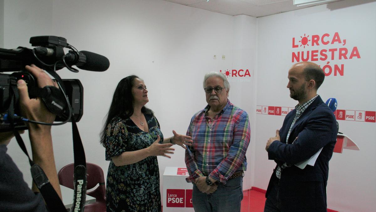 Antonia Pérez, Juan Antonio Fernández y José Ángel Ponce, este martes.